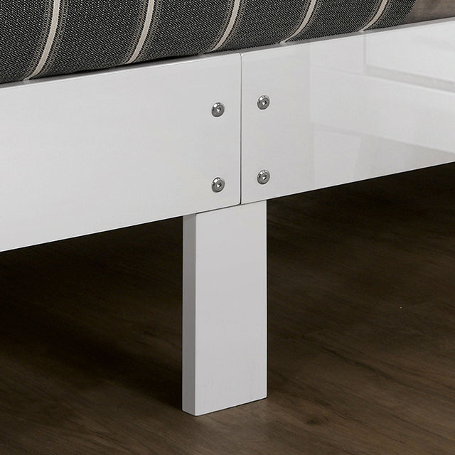 Magdeburg - Cal.King Bed