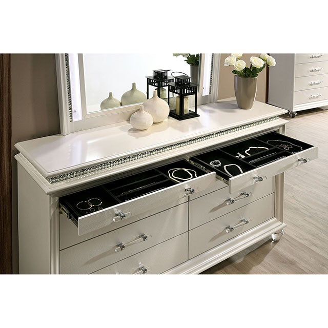 Maddie - 4 Pc Queen Bedroom Set