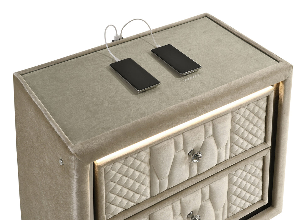 Lorient 4-piece Queen Bedroom Set Ivory and Camel